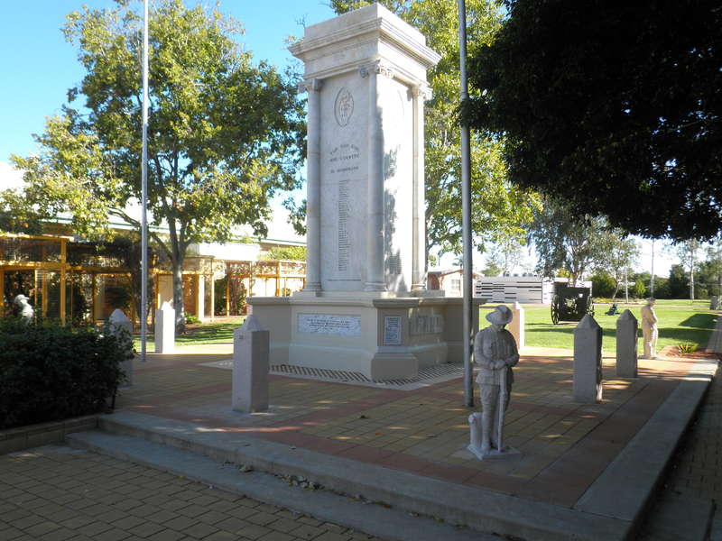 Charleville War Memorial Digger Statues